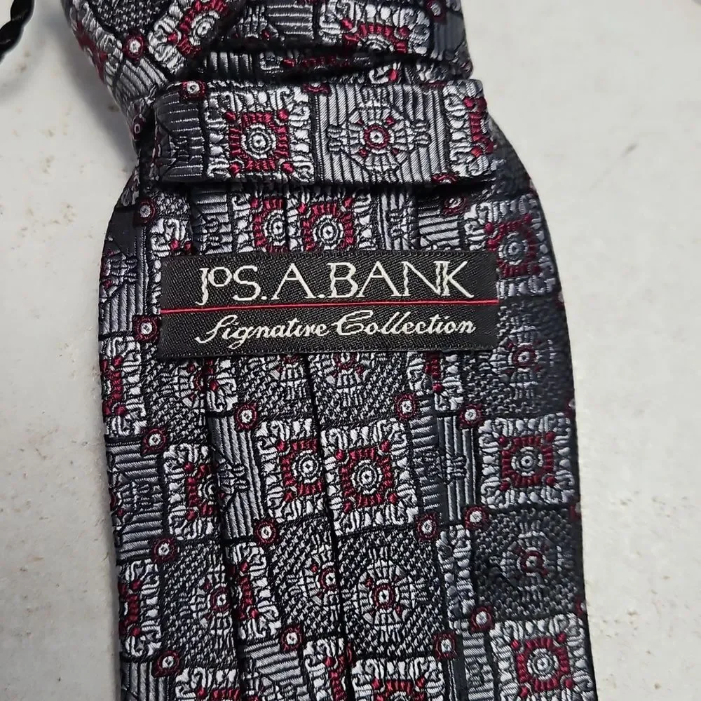 Jos A Bank Silk Gray & Red Patterned Statement Tie Necklace With Silver Tone Pin